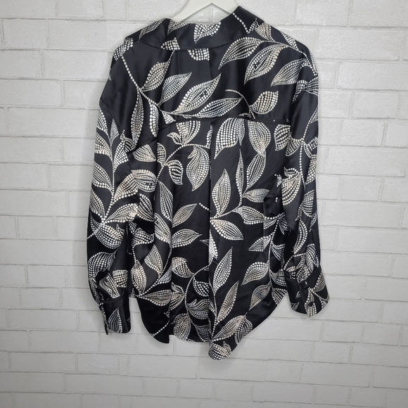 Lane Bryant Black V Neck Leaf Print Blouse - Picture 5 of 5